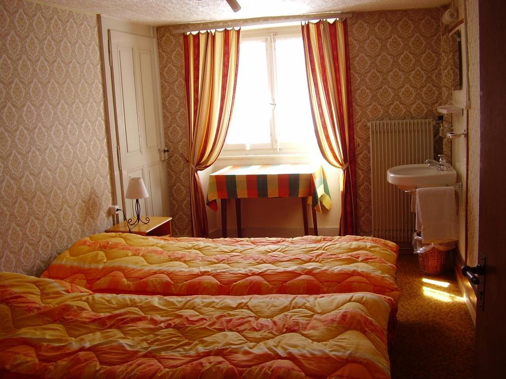 Hotel Les Alpes Finhaut Zimmer foto